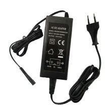 Adaptateur d&#39;alimentation de chargeur d&#39;ordinateur portable de CC de 100-240V